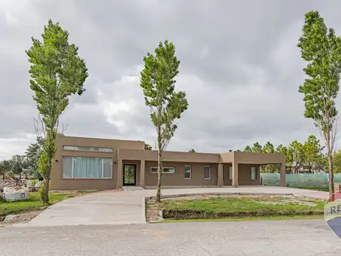 Casa en Alquiler de 3 dormitorios