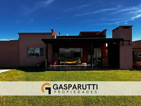 Casa en Venta con 4 cocheras