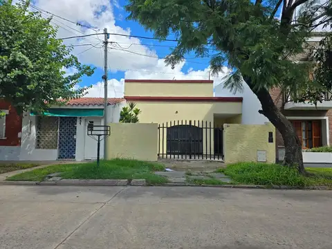 CASA EN VENTA - 1 DE MAYO 6400 - SANTA FE
