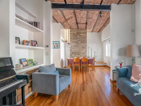 CASA RECICLADA - VENTA - 4 AMBIENTES - TERRAZA - PATIO - BELGRANO R