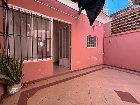 Venta Dpto de pasillo único a reciclar, NO PH, Refinerias