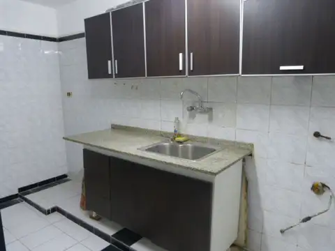 VENTA AMPLIO PH 4 AMB., SIN EXP. C/TERRAZA, FLORES