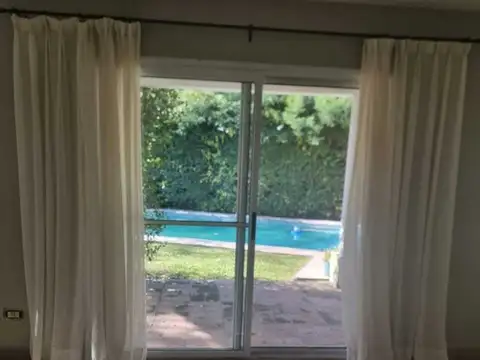 Casa en Venta con 3 cocheras