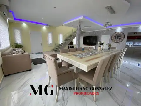 Casa 6 ambientes con 4 baños