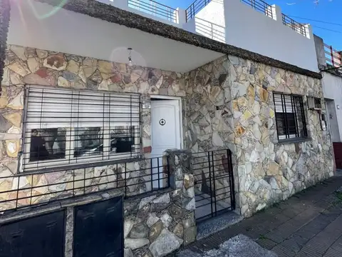 CASA AMERICANA DE 3 AMBIENTES EN VENTA - EL PALOMAR - LOTE PROPIO