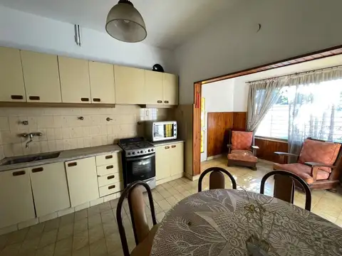 CASA AMERICANA DE 3 AMBIENTES EN VENTA - EL PALOMAR - LOTE PROPIO
