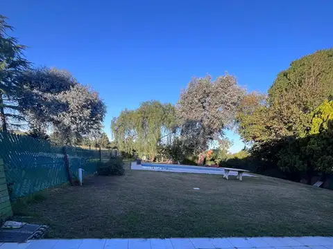 Casa en Venta con 4 cocheras