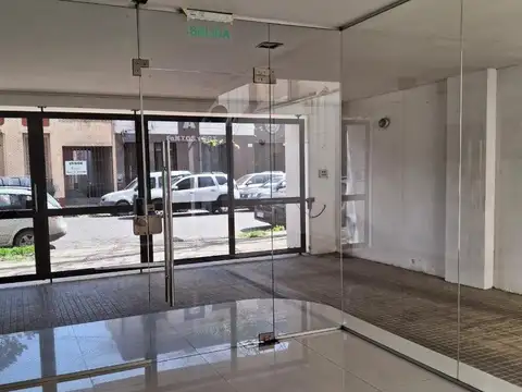 48 e/ 1 y 2 Piso 2 Depto B