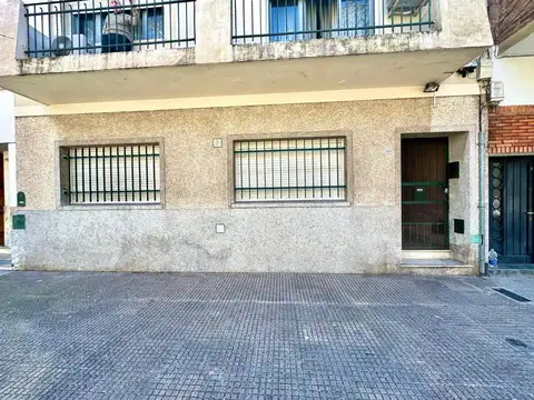 Depto Tipo Casa en Venta en Agronomia, USD 120.000