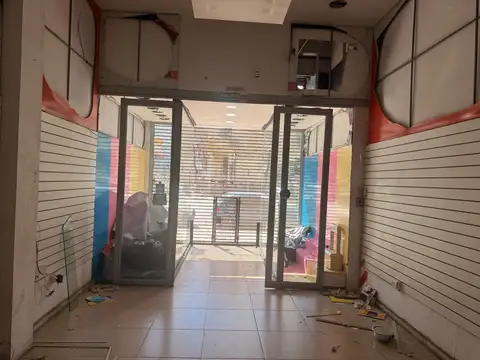 Local en Alquiler en Abasto, $ 2.400.000