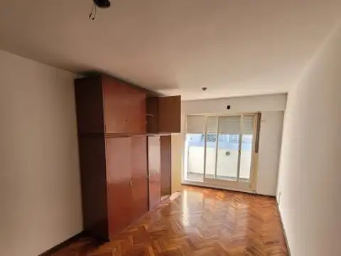 Venta monoambiente posibilidad de dividir en 1 dormitorio Montevideo 1400