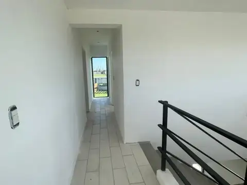 Casa en Venta con 4 cocheras