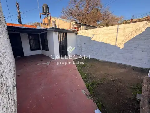Departamento 2 ambientes con Patio en alquiler . Berazategui