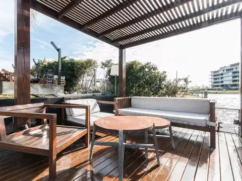 VENTA CASA NUEVO QUILMES CON VISTA A LA LAGUNA