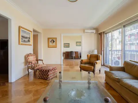 Uruguay 1300, Piso 8