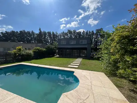 San Eduardo, Pilar del Este, Pilar 5500