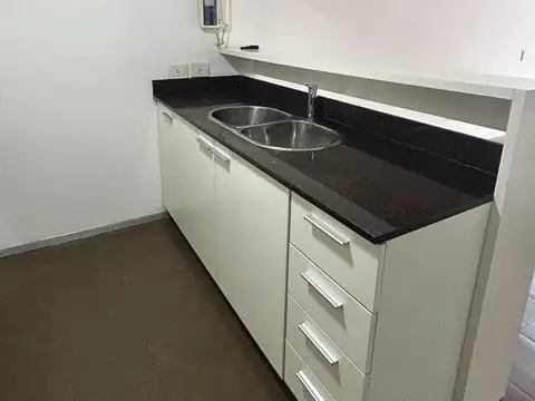 Avenida General Indalecio Chenaut 1800, Piso 2