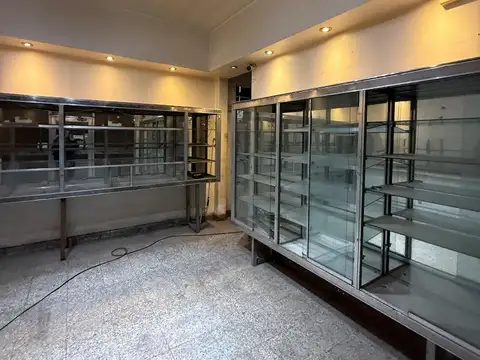 Galpón en venta con vivienda en Monte Grande