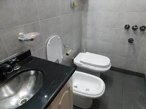 Casa 5 ambientes con 4 baños