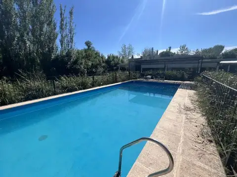 Casa en Alquiler en Roldan, USD 2.000