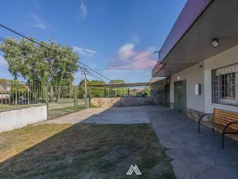 VENTA CASA 3 DORMITORIOS GARAGE MALVIN