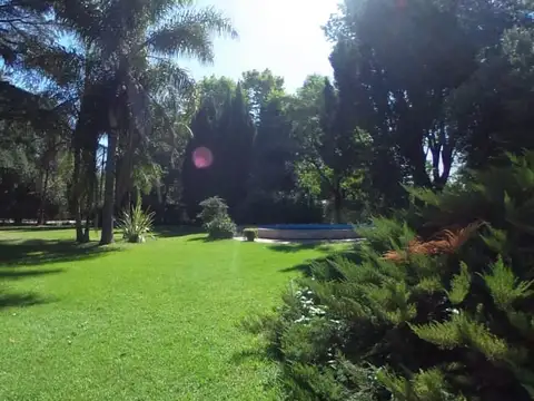 Quinta en Venta con 4 cocheras