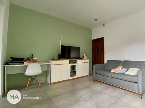 Casa 2 Dormitorios, patio, cochera - Colón 2200 - Rep. de la Sexta Rosario | Venta