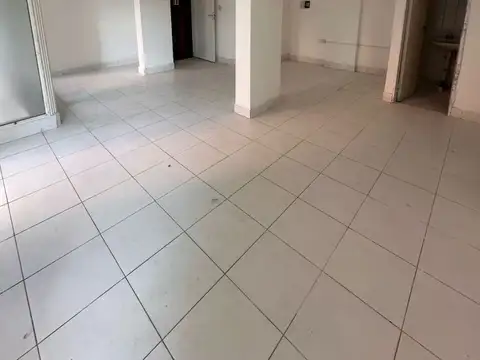 LOCAL COMERCIAL EN ALQUILER - GRAL PAZ  1080 -  Bº  SUR