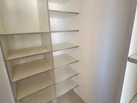 Casa 5 ambientes con 4 baños