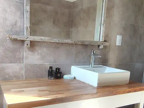 Casa en Alquiler con 2 cocheras