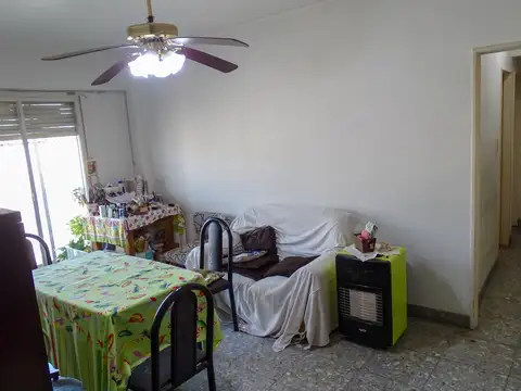 Departamento en venta oportunidad, zona Flores