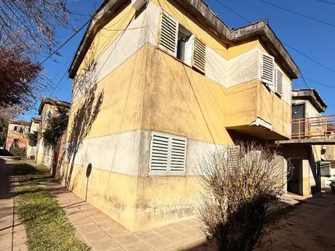 CASA EN VENTA - barrio 140 viviendas
