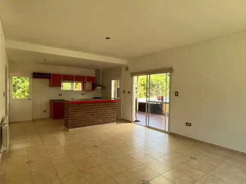 Casa en Alquiler con 1 cochera