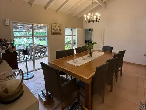 Casa 5 ambientes con 3 baños