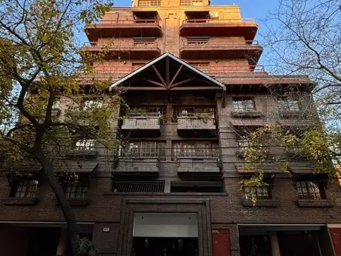 Departamento en Venta – Piso Completo en Calle 25 de Mayo, Ciudad de Mendoza