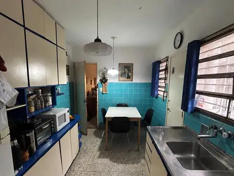 Casa en Venta con 3 cocheras