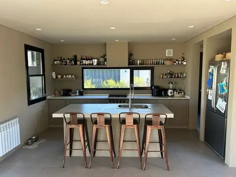 ALQUILER CASA BARRIO PRIVADO SAN SEBASTIAN PARRILLA PILETA 3   1 HABITACIONES 4 AMBIENTES QUINCHO