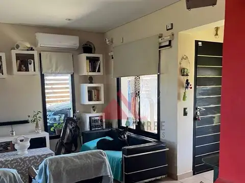 Larena Country Club, Pilar 100