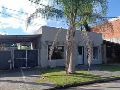 Casa 5 ambientes con 2 baños