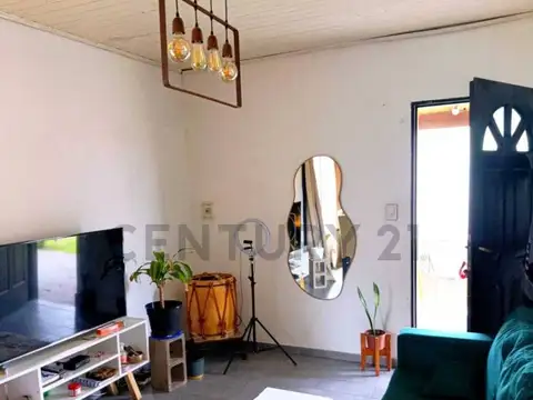 Casa 5 ambientes con 2 baños