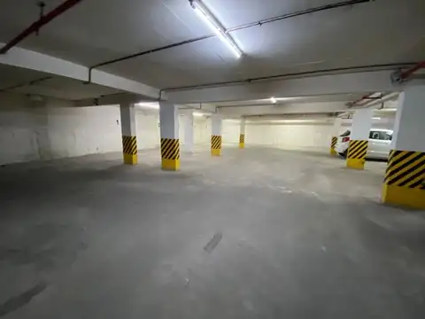 Venta y/o alquiler. Cochera cubierta en La Plata