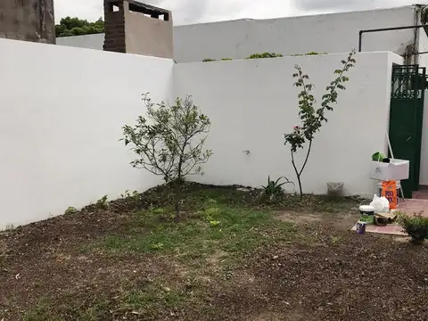 Casa en Alquiler en Villa Elvira, $ 800.000