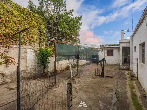 Venta Casa y Local con renta Villa Española