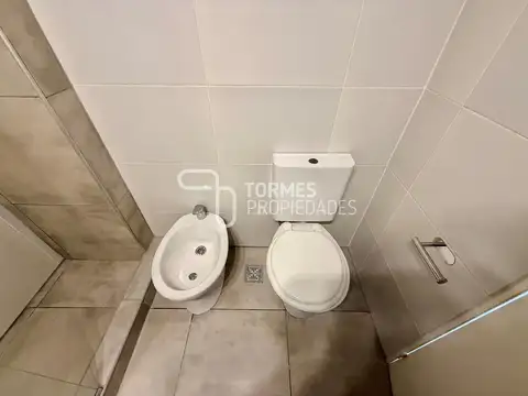 VENTA - Departamento 1 ambiente a la calle a metros del mar y Paseo Aldrey - Mar del Plata