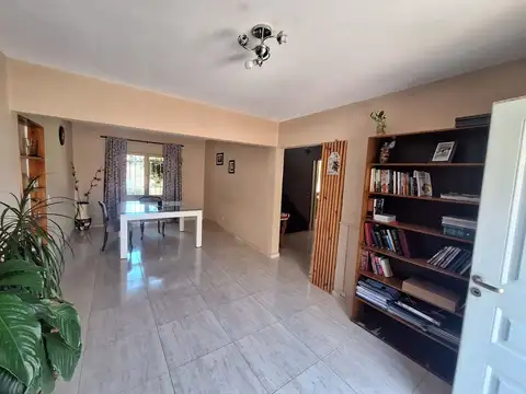 CASA 4 DORMITORIOS VILLA EL LIBERTADOR