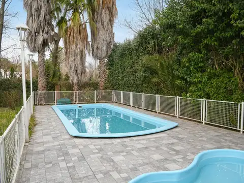 VENTA DE CASA CON 1200M2 DE TERRENO - ÁLVAREZ