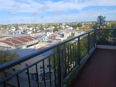 Esquiú 900