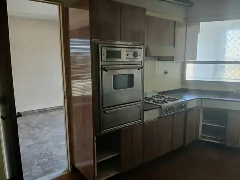 Departamento 4 ambientes con 3 baños