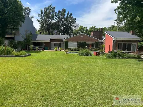 Espectacular casa en alquiler amoblada, con gran jardín y pileta - Zona premium de Martínez