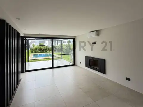 CASA EN VENTA EN LOS CASTAÑOS 4 AMB DEP Y PISCINA.